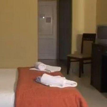 Hotel Denny'S Inn Alimos Экстерьер фото